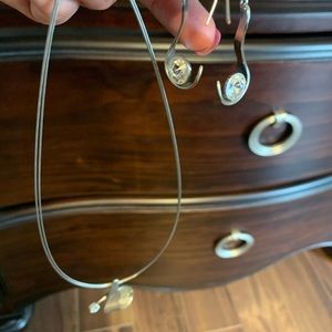 Neck piece and earnings